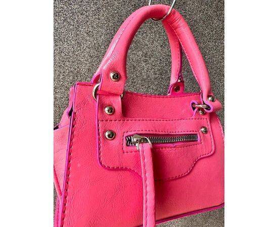 Shoulder and Handbag with Front Zipper